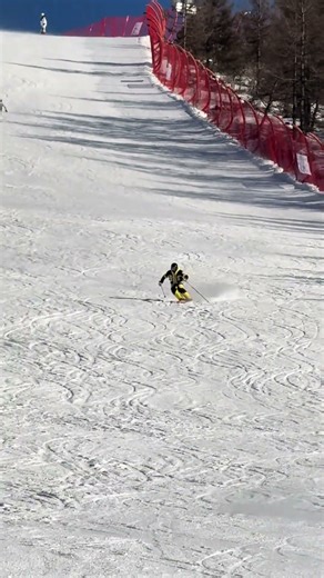 一段小弯 #阿拉丁ski出品 #阿拉丁滑雪教程 #双板滑雪 #双板滑雪教学 #滑雪教学