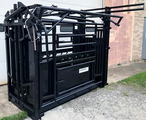 SC3800 Cattle Squeeze Chutes for Efficient Cattle Handling
