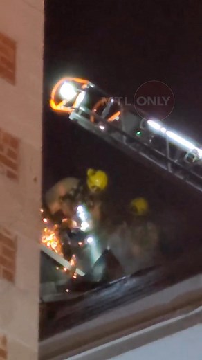 2.1K views | Fire Fighters seen Extinguishing fire in old Montreal tonight  #Montreal . .  via: #mtl #514 #quebec #canada | Montreal Only | Facebook