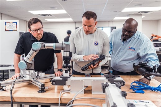 How they did it: Dallas College students and faculty embrace hands-on learning with Universal Robots