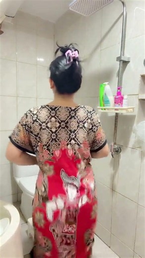 ibu tiri persiapan mandi