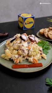 Si te encanta la ensaladilla rusa, ¡no te pierdas esta versión con pulpo! Con ingredientes tan sencillos como patatas, zanahorias, huevos, atún y pulpo cocido, bien picados y mezclados con una suave mayonesa, conseguirás el entrante perfecto. Para una receta más fácil y rápida, utiliza las patas de pulpo cocidas de Lidl España, que tienen el punto de cocción y la textura perfectos para añadir directamente a la ensaladilla. Puedes leer la receta aquí ⬇️ https://www.hogarmania.com/cocina/recetas/e