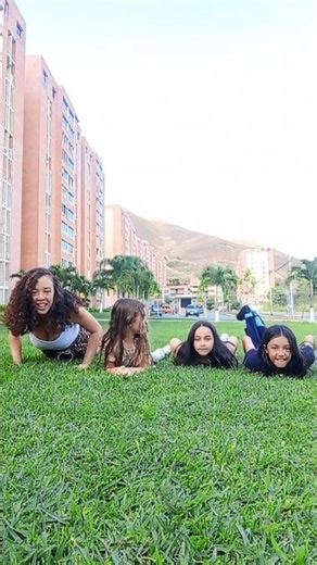 Yoga Kids #yogaparaniños #PadresConscientes #BienestarInfantil #MindfulnessInfantil #gratitud