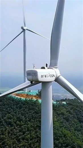 How These Massive Wind Turbines Turn Air Into Electricity 🌍⚡| #shorts