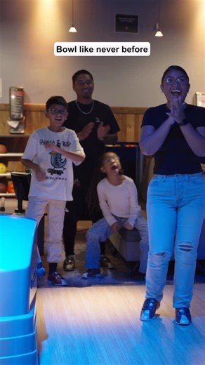 Humdingers on Instagram: "Make memories to last a lifetime at Humdingers this fall! 😆 Bowl like never before with Spark, play a variety of arcade and VR games, swing for the fences in our batting cages, and enjoy tasty food and dessert all under one roof ⚾️🎳🍔🕹 See ya soon! 🥳"