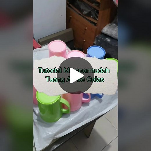 Tutorial Mempermudah Tuang air ke Gelas😌 #fyp #lifehack #foryoupage