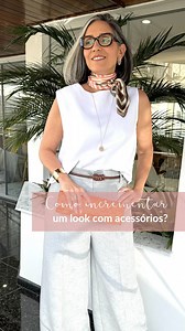 263K views · 50 reactions | Como incrementar um look com acessórios modernos, estilosos e cheios de personalidade? Aqui eu sugiro várias opções elegantes e diferentes modelos pra você se arrumar no dia a dia. Os nossos acessórios estão disponíveis em nossa loja on-line antoninacontemporanea.com.br ou pelo WhatsApp +55 11 91348-5431 #acessorios #acessoriosfemininos #lookinspiração #looktrabalho #lenços #echarpes | Antonina Contemporânea | Facebook