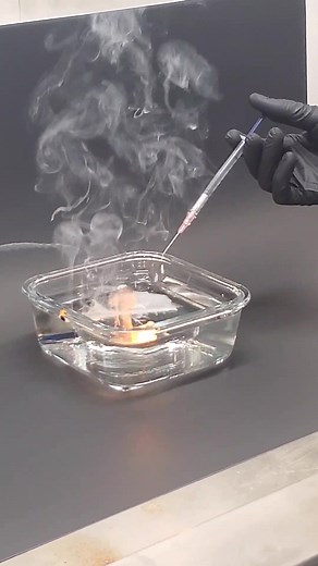 Chemistry Explosion: Nile Blue vs Nile Red Beaker