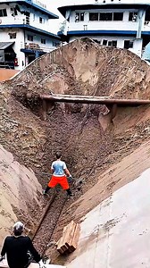 93K views · 630 reactions | Guess this  How many HOURS do you think it takes to unload this entire ship? ⏱️ Part 01 | Ably Thomas | Facebook