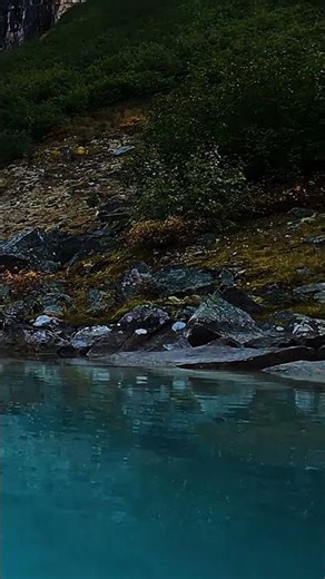 Rocky Shore Row | Lake Louise