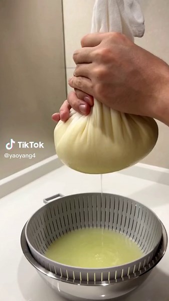 Making cheesecake used to be so easy. #deliciousfood #Cheesecake.#foryou #Cheese.#eggs #pyf