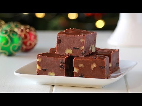 Christmas Fudge | Easy Homemade Fudge Recipe