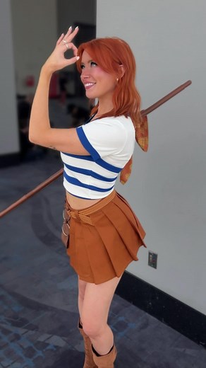 Nami Swan Cosplay Debut at C2E2 2024 | One Piece Cosplayer