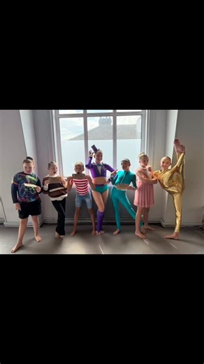 RECRUITING YEAR 6-YEAR 8 STUDENTS🫶🏼 Due to reorganisation of classes, we have some limited space in our year 6-year 8 classes! We would absolutely LOVE for you to join us⭐️ Contact us now for a free 2-week trial in January🩷Can’t wait to see what 2026 brings✨ | Arabella Dance Academy