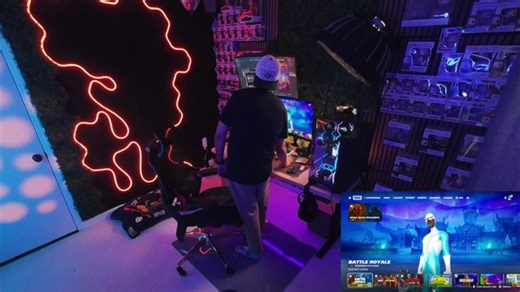 Clapping Cheeks In The New Season