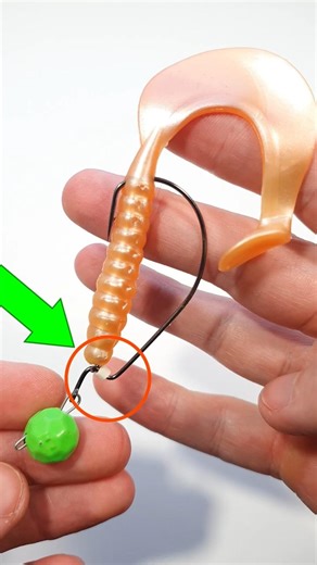 🔥Perfect Weedless Rig: Grub + Offset Hook + Bait Keeper #fishing #fishingtips #angler #fishinglife