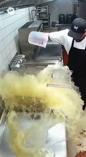 He Poured More Water.#KitchenFails #CookingFail #WorkplaceAccidents #Shorts#SatisfyingFails