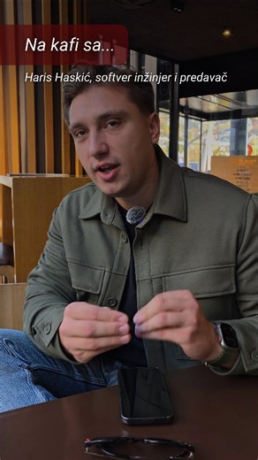 Na kafi sa Harisom Haskićem, softver inženjerom i predavačem razgovarali smo programskom jeziku Pythonu te koliko je namijenjen za početnike u IT svijetu. 𝐏𝐫𝐨𝐠𝐫𝐚𝐦𝐢𝐫𝐚𝐧𝐣𝐞 𝐮 𝐏𝐲𝐭𝐡𝐨𝐧𝐮 (𝐩𝐨č𝐞𝐭𝐧𝐢 𝐧𝐢𝐯𝐨) 📍 Online putem Zooma 10. novembar – 10. decembar 2025. | ponedjeljkom i srijedom, 17.30 – 19.00 sati 📌 Broj mjesta je ograničen. Više informacija o kursu možete naći na linku: https://nahla.ba/kursevi/programiranje-u-pythonu-pocetni-nivo-online-nastava-3/ Ovaj kurs CEI Nah