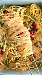 Ofen-Pasta mit Spargel, Tomaten & Feta