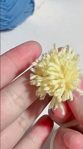 Pom Pom diy #beinspired #beginnercrocheter