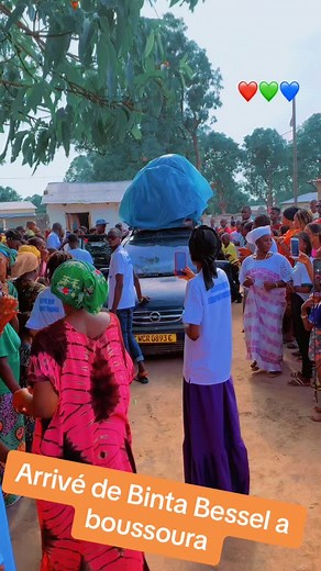 Vidéos de Binta bessel la voix d’or 🥳 (@bintabesseloficiel) avec son original - Binta bessel la voix d’or 🥳