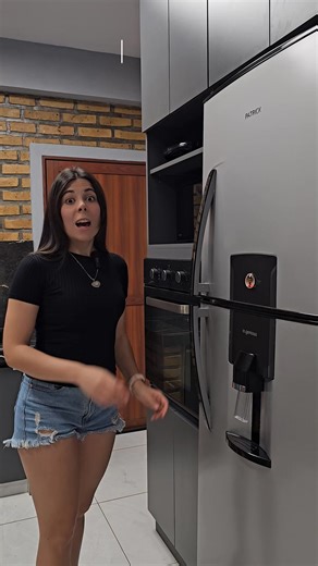 Http Status Codes explicados de forma SENCILLA 🤩 ¿Qué son los status code? Son respuestas que devuelve un servidor cuando vos hacés una petición (por ejemplo, entrar a una página web). Sirven para indicar si la solicitud se pudo cumplir bien, si hubo algún error o si hace falta que el cliente (tu navegador, una app, etc.) haga algo más. 👉 Se dividen en grupos, según el número con el que empiezan (100, 200, 300, 400 y 500) y cada uno tiene su propio significado. Y vos... ¿Habías trabajado con S