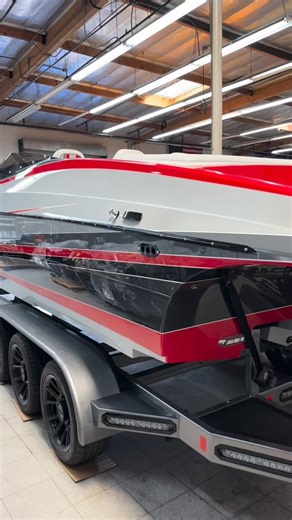 Howard 288 🤝Howard 28 SDS Sneak Peek at the latest @howardcustomboats X #teaguepower creation 🤍🖤♥️ Another custom set of TCM stainless exhaust tailpipes are in the works for this brand new Howard 288 Sport Deck powered by TCM 825 EFI. We love the colors and lines on this one! Parked next door to another awesome Howard: 28 SDS powered by TCM 1050 EFI visiting for maintenance. 🏁The leading performance boat builders and end users alike rely on TCM for quality marine engines, parts, fabrication 