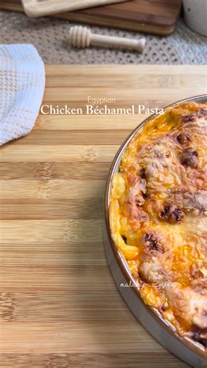 Malabar Menu on Instagram: "Béchamel Sauce Chicken Pasta Bake✨ For pasta; Penne pasta 300g -Boil the pasta in salted water until al dente. Drain and set aside. For chicken; Chicken marinade: Chicken 200g Red chili powder 1/2 tsp Cumin powder 1/2 tsp Pepper powder 1/2 tsp Paprika 1/2 tsp Tomato paste 1 1/2 tbsp Onion Capsicum Ginger garlic paste 1 tsp Chili flakes 1 tsp Coriander leaves Pasta water 1/4 cup Salt Béchamel sauce ; Butter 50g All purpose flour 1/4 cup Milk 4 cup Nutmeg powder 1 tsp S