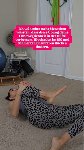 Tanja Paul | SchmerzCoach | Fitness on Instagram: "Fühlst du dich oft steif in der Hüfte, hast ziehende Schmerzen im unteren Rücken oder ein blockiertes ISG? 😣 Dann ist diese Übung genau das Richtige für dich! 🔓💥 Sie: ✅ löst Spannungen und Blockaden im ISG ✅ verbessert deine Hüftbeweglichkeit ✅ lindert Rückenschmerzen ✅ beruhigt dein vegetatives Nervensystem – für mehr innere Ruhe & weniger Stress 🧠 Warum ist das wichtig? Deine Hüfte ist das Zentrum deiner Bewegung. Wenn sie unbeweglich ist,