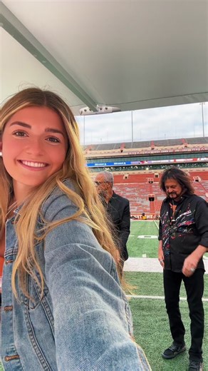 See you Saturday @Texas Football🤘🏼Watch us on ESPN 3 #texasvsgeorgia #longhorns #journey #santana #greggrolie