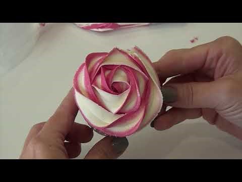 How to pipe a Swirl Rose using American buttercream