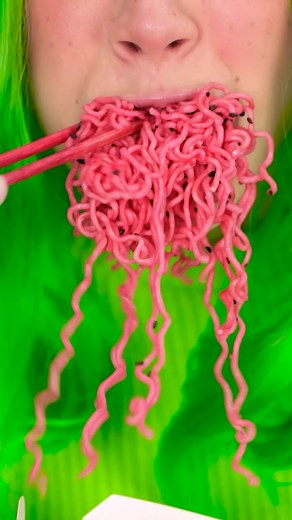 🟢🔴🥗 The Green and Red Food Challenge, Cooking with Color