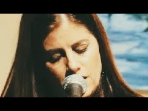 Katie Knipp – “Mud” (Live at Theater 5150- Intimate Performance)