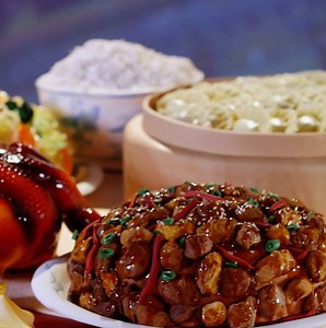 Freed's Bakery made a Chinese food dinner — out of cake! All-new #VegasCakes