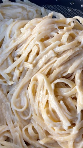 3-Ingredient Fettuccine Alfredo Recipe | Creamy without Cream