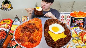 Youtube➡GONGSAM TABLE . Convenience Store Food Mukbang!!! 🍜 . #food #koreanfood #eatingshow #eating #asmr #mukbang #asmreatingsounds #asmreating #eatingasmr #asmrsound #mukbangshow #mukbangkorean #cookingasmr #cooking #cook #conveniencestore #ramyeon #jjamppong #jjajang #blackbeannoodles #tteokbokki #chilishrimp #dumplings #trianglekimbap #hotdog #sandwich #편의점 #라면 #짜장 #짬뽕 | GONGSAM TABLE 이공삼