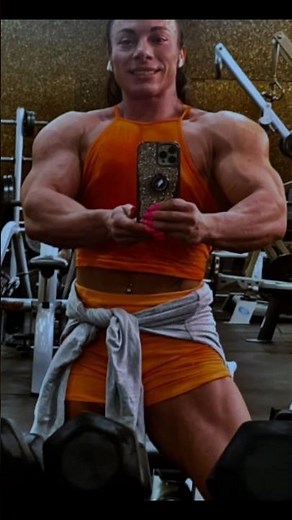 Pumping a Monster Biceps #shorts #shortvideo #shortfeed #bodybuildingwomen #biceps #bicepsworkout