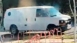 Police: Thief replacing packages with bags of old clothes, trash on Long Island