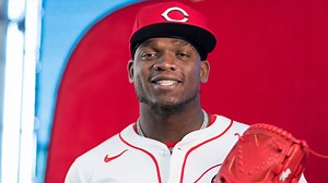 Reds promote 103 MPH flame-throwing pitcher