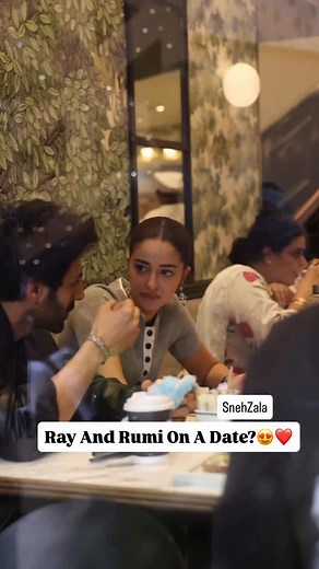 They didn’t pose… but the moment did 😍 Ray and Rumi snapped #KartikAaryan #AnanyaPanday | Snehkumar V Zala