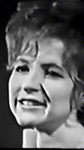 Brenda Lee’s heartfelt rendition of "I Left My Heart in San Francisco" performed during one of her many trips to Japan was truly special! 🎶 Who else recalls this magical performance? | Brenda Lee
