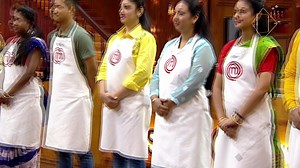 Ticket to finale ke liye homecooks ko Indian spices se banani hogi international dish, iss challenge mein kaunse homecooks ka sahi lagega tadka aur kisey milega jhatka? Dekhiye #MasterChefIndia, aaj raat 9 baje, sirf #SonyEntertainmentTelevision aur #SonyLIV par. #MasterChefIndiaOnSonyEntertainmentTelevision #MasterChefIndiaOnSonyLIV Chef Vikas Khanna Ranveer Brar #GarimaArora | Sony Entertainment Television