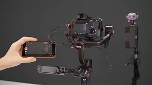 ZHIYUN Weebill-S Official Tutorial | Image Transmission System --- Everything you want to know about the Zhiyun image transmission system will be introduced in this episode, including what's in the package, how to set up and how to use it... Feel free to leave your comments below if you have any questions about the image transmission system. Also, stay tuned for the upcoming videos! --- To order: https://zyjump.com/WBSVITP11FB Credit: Brett Halladay | Zhiyun-Tech