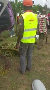 [ Info 🚨 Urgent ] Fait divers au lac bleu dans la commune de libreville au quartier charbonnage. C'est très tôt ce matin que les riverains du quartier charbonnage ont couru pour secourir les passagers d'un bus accidenté qui fait des nombreux blessés. #GNN | Gabon Next News