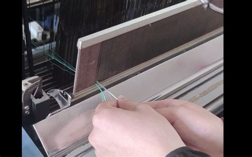 全自动剑杆织机操作视频