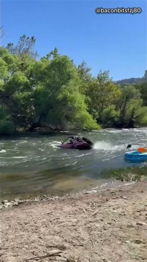 River crossings can be unpredictable… 🎥 @baconbitsfzj80