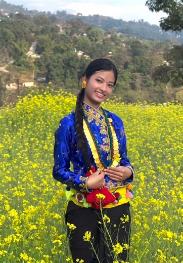 Stunning Hand-Embroidered Kuching Cholo and Accessories