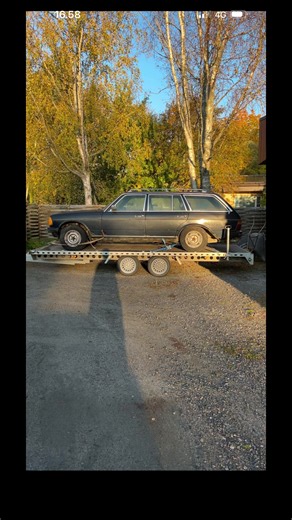 Exploring the Mercedes 300TD: A Classic Car Review