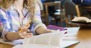 Préparation aux examens : astuce de révision et de gestion du stress