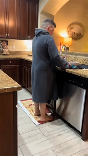 MzFine Wine🇯🇲 | The way she got on board so quick 😂😂😂 money talks @n_i.c_o.l_e.44 on Tiktok #fy... | Instagram